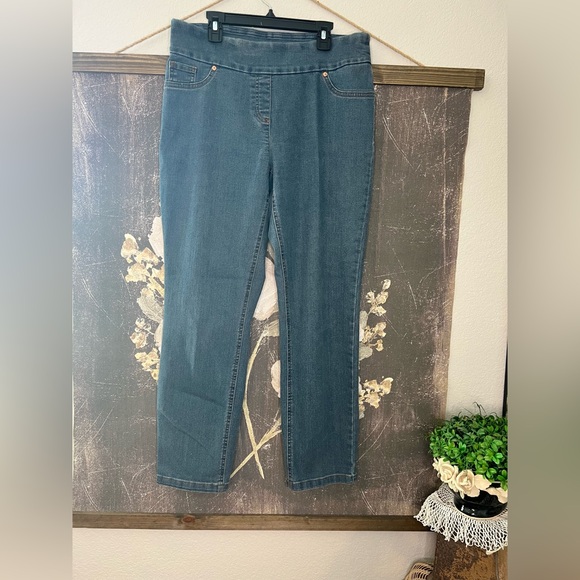 Westbound Medium Wash Blue Pull On Rhinestone Pocket Stretch Jeans Sz 10 Short - Picture 2 of 10